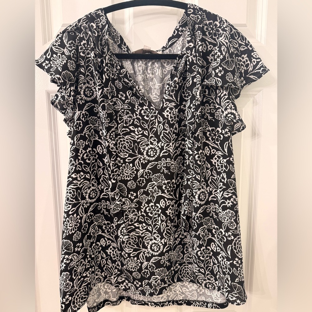 LOFT Black Floral V-Neck Ruffle Sleeve Blouse